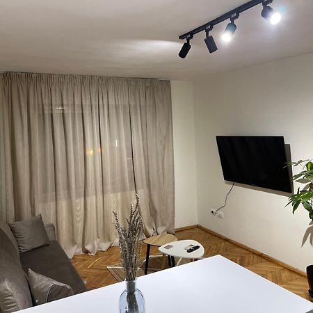 Cozy Apartment, In The Center Of ติรานา ภายนอก รูปภาพ